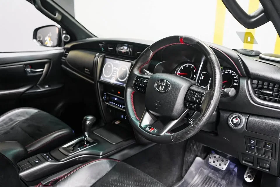 2023 Toyota Fortuner II 3