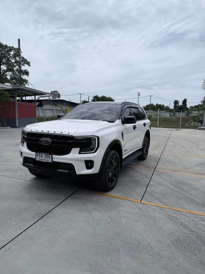 2023 Ford Everest III 2