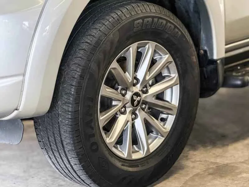 2016 Mitsubishi Triton V 3