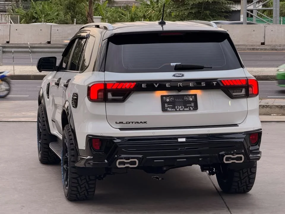 2025 Ford Everest III 3