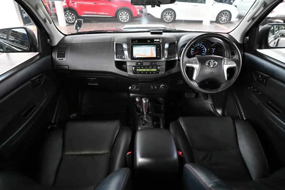 2013 Toyota Fortuner I 3