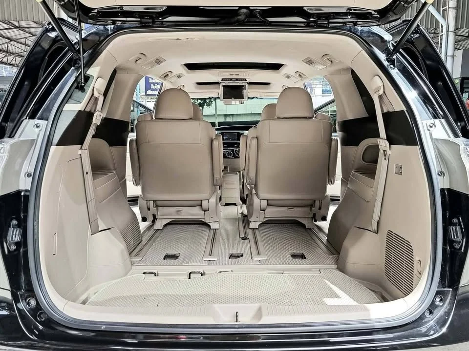 2013 Toyota Estima III 3