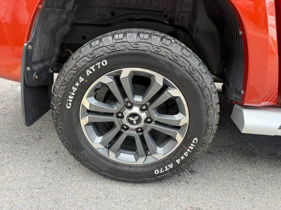 2020 Mitsubishi Triton V 3
