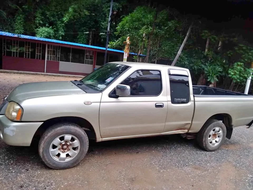 1945 Nissan Frontier I 3
