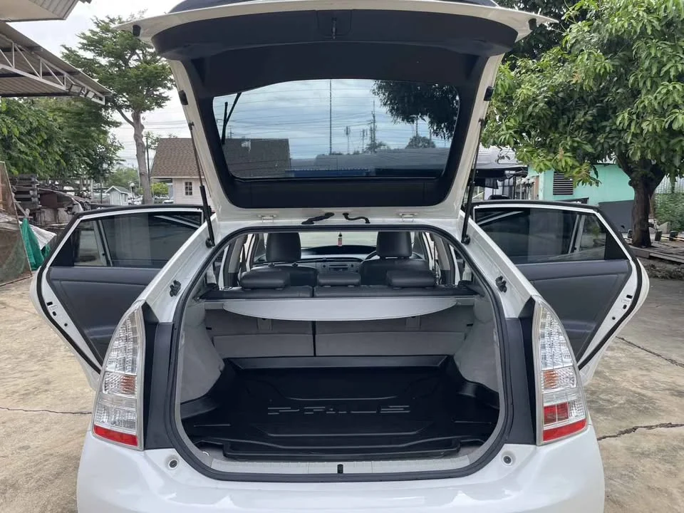 2011 Toyota Prius III 2