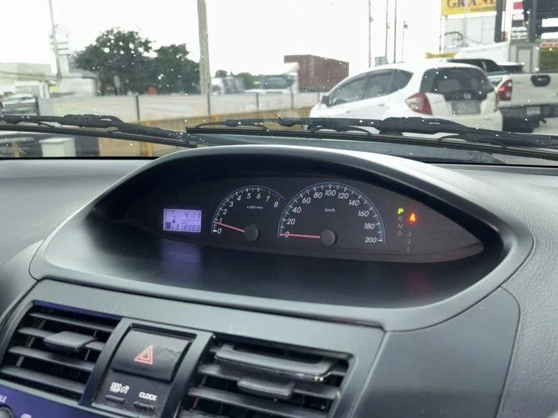 2011 Toyota Vios II 3