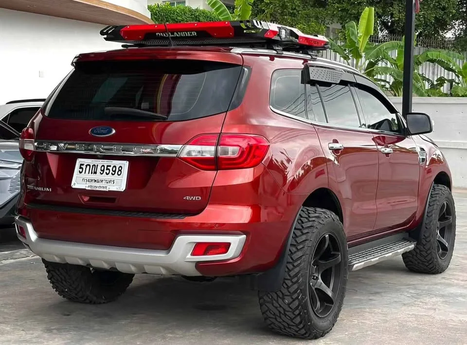 2016 Ford Everest II 3