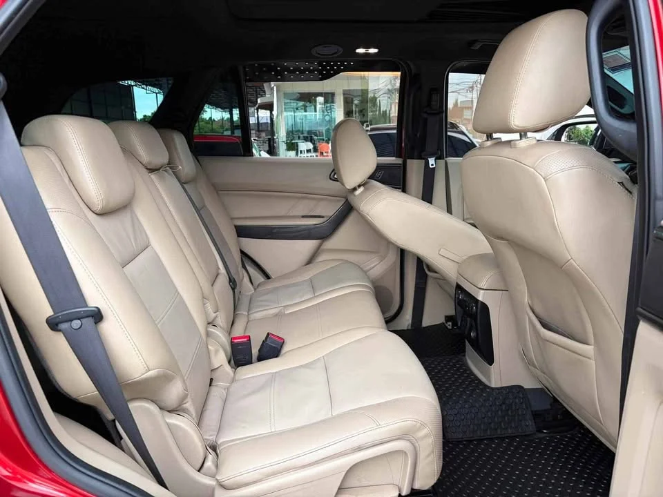 2016 Ford Everest II 2