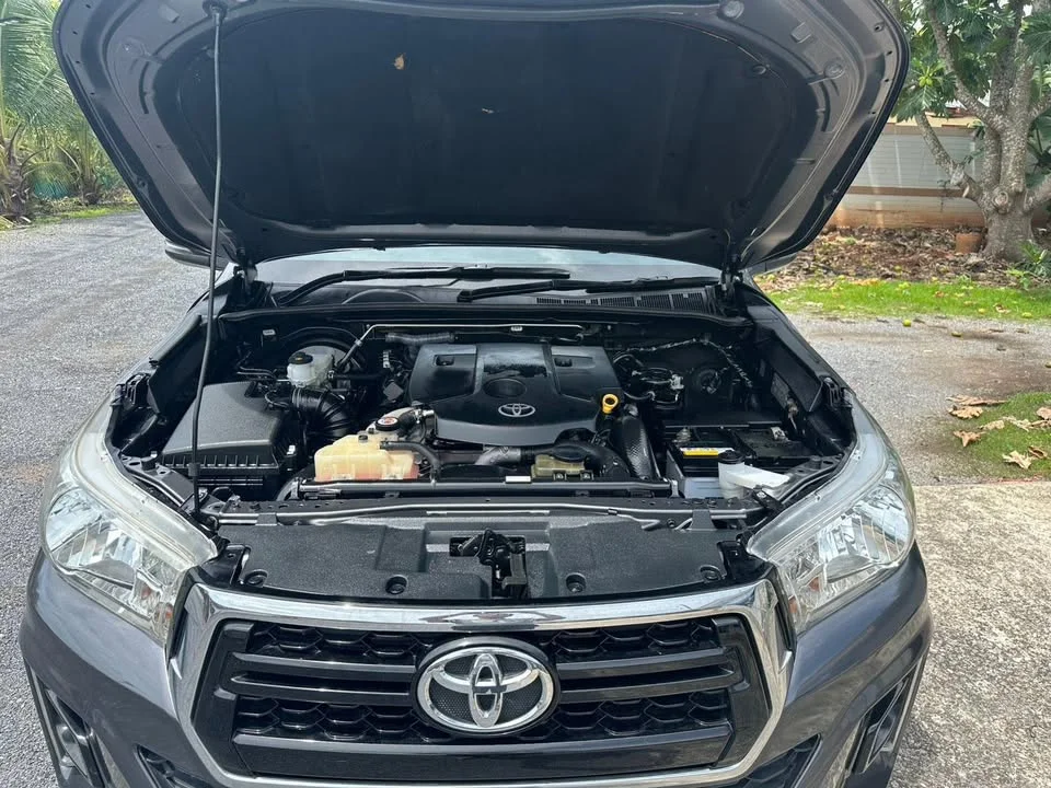 2018 Toyota Hilux VIII 2