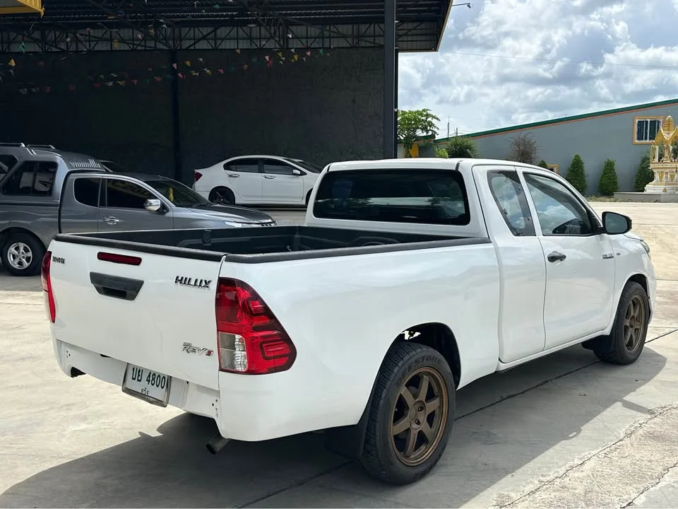 2018 Toyota Hilux VIII 2