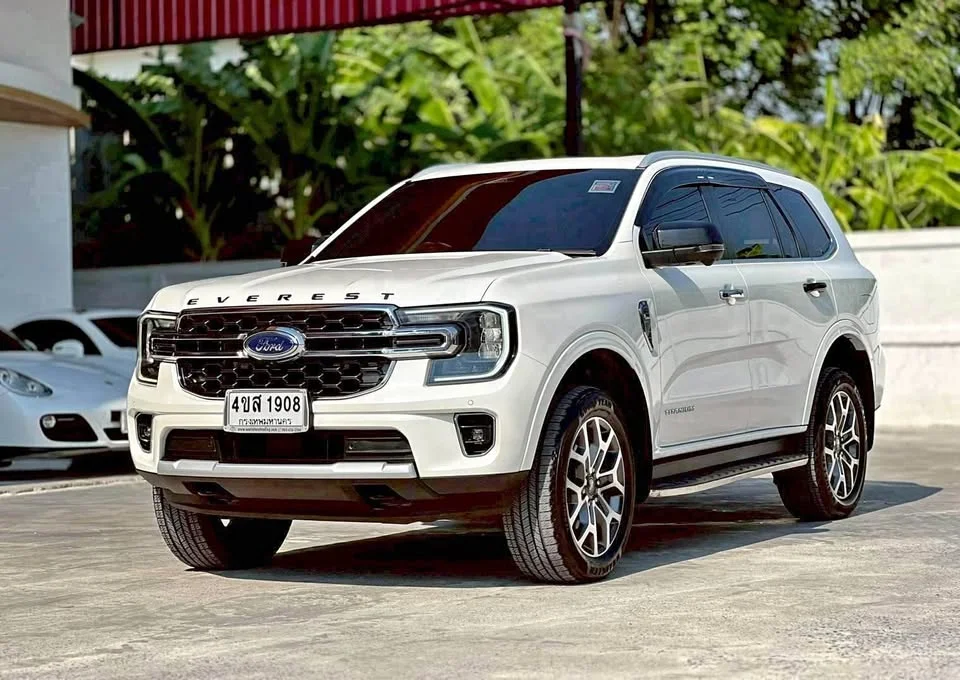 2023 Ford Everest III 2