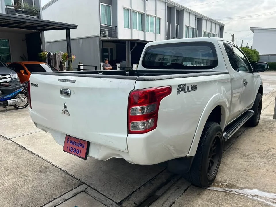 2015 Mitsubishi Triton V 3