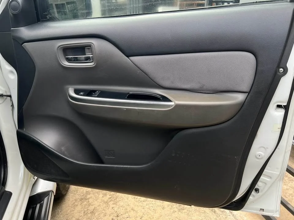 2015 Mitsubishi Triton V 2