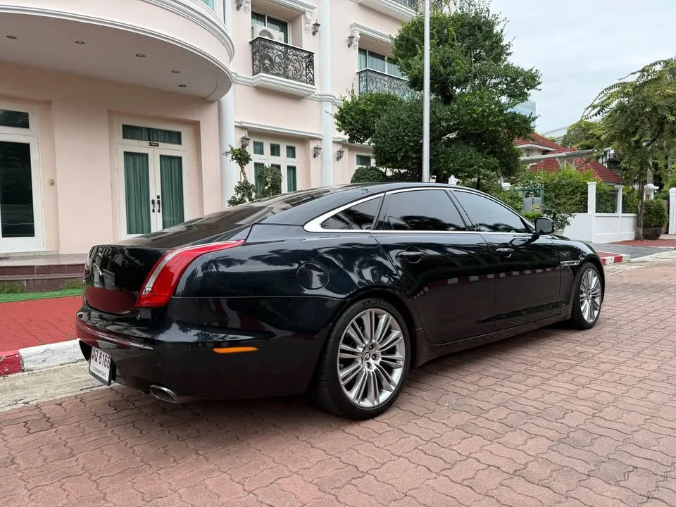 2011 Jaguar XJ X351 3