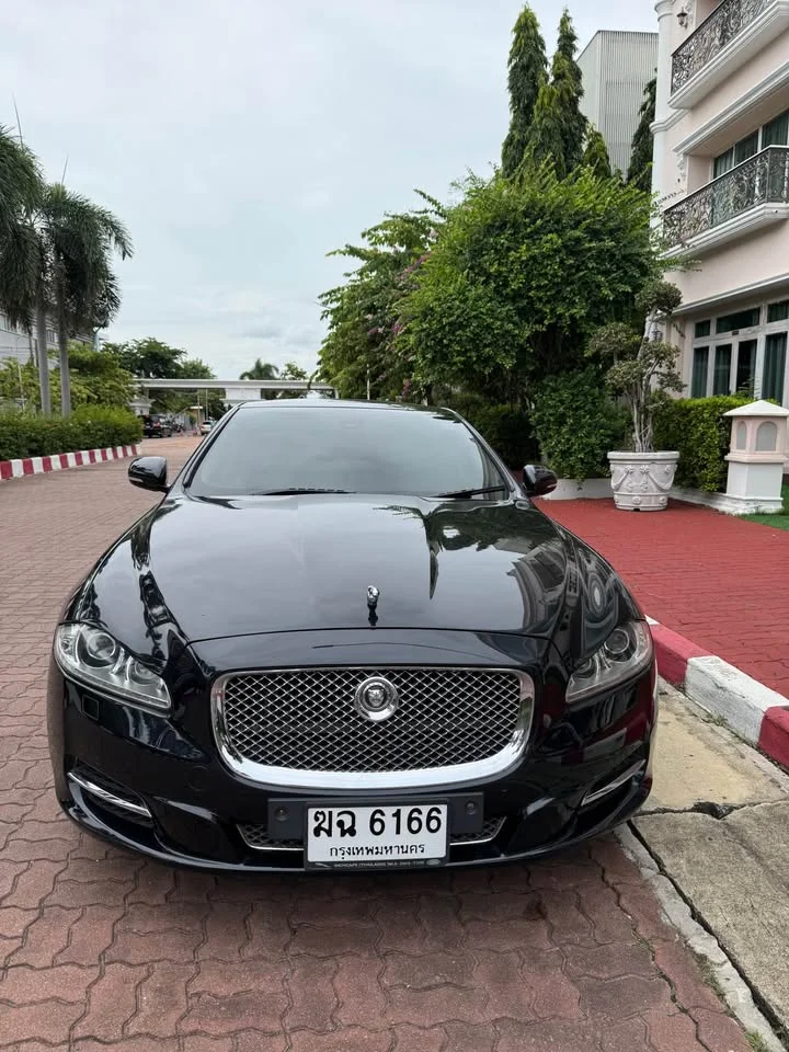 2011 Jaguar XJ X351 2