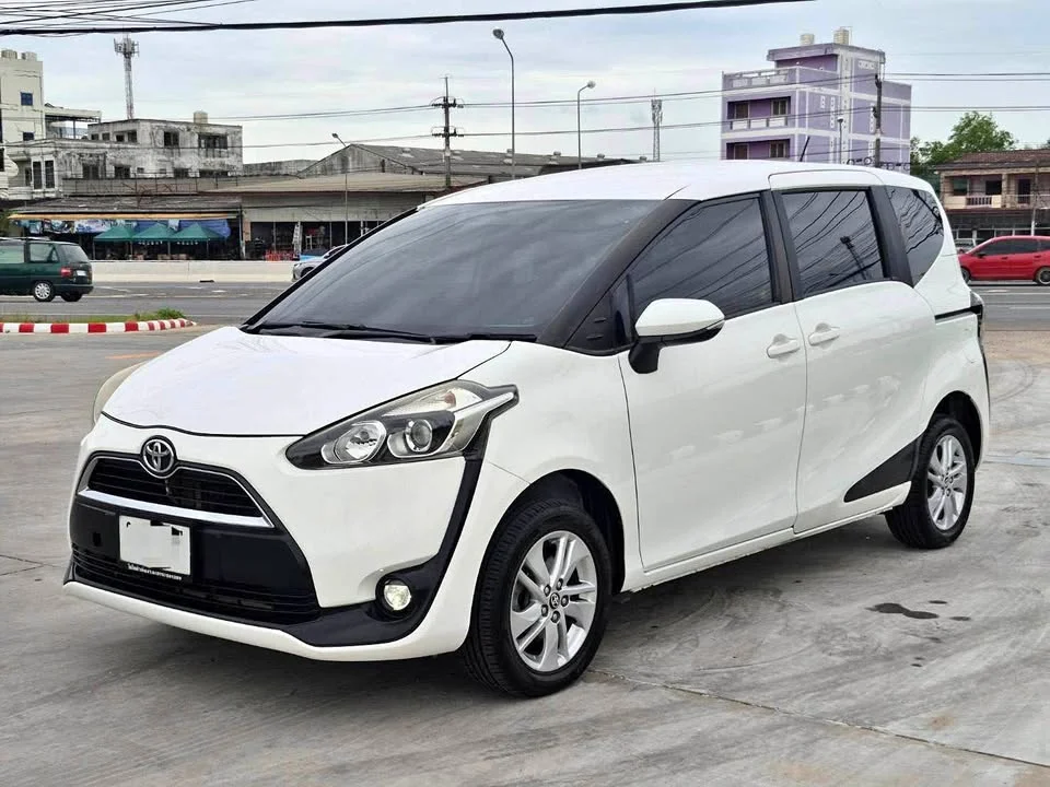 2017 Toyota Sienta II 2