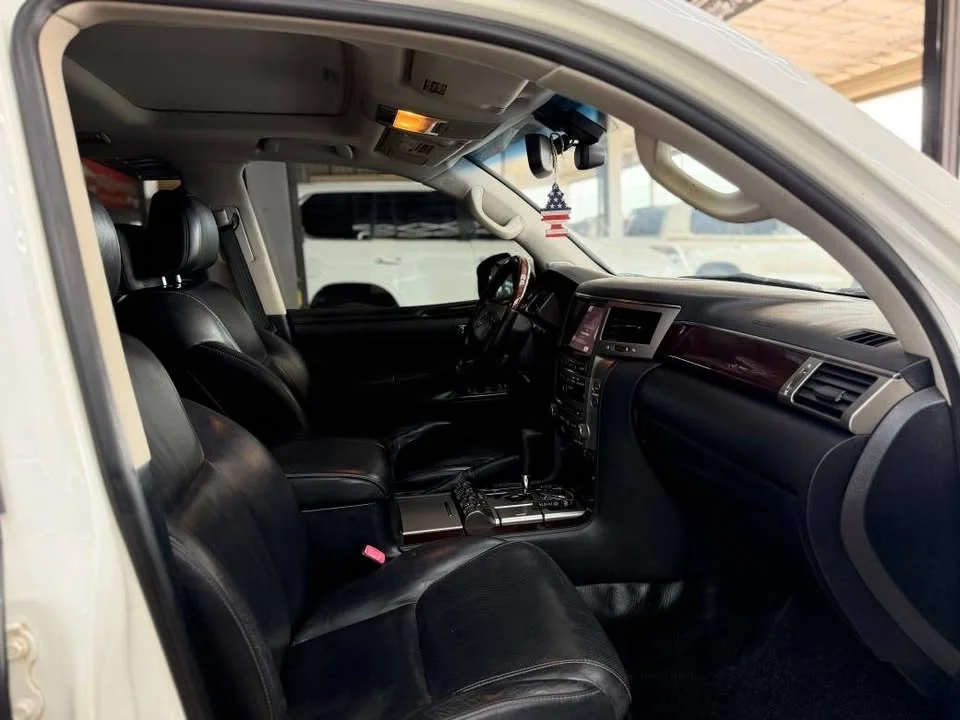 2013 Lexus LX IV 3