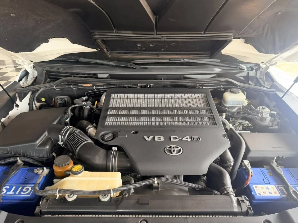 2011 Toyota Land Cruiser J300 3