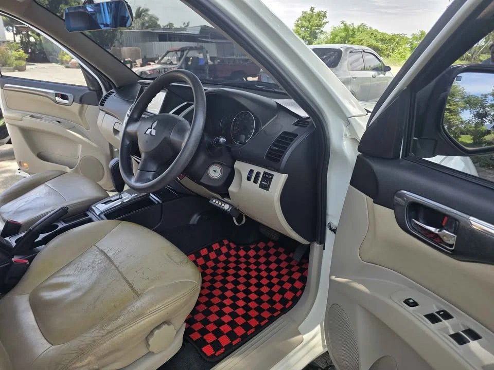 2015 Mitsubishi Pajero Sport II 2