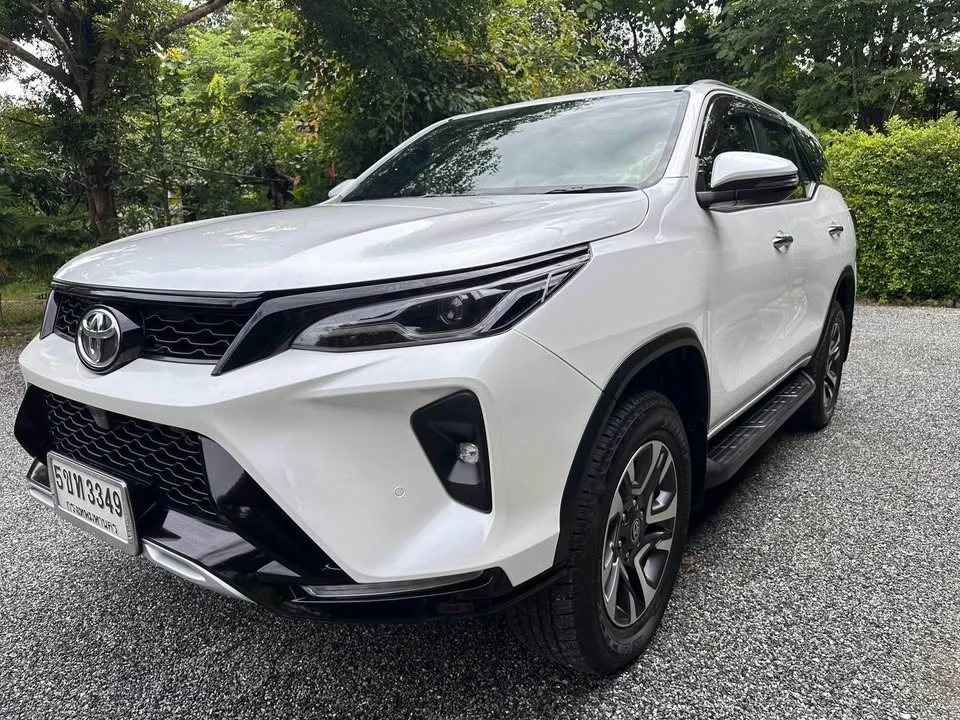 2024 Toyota Fortuner II 2