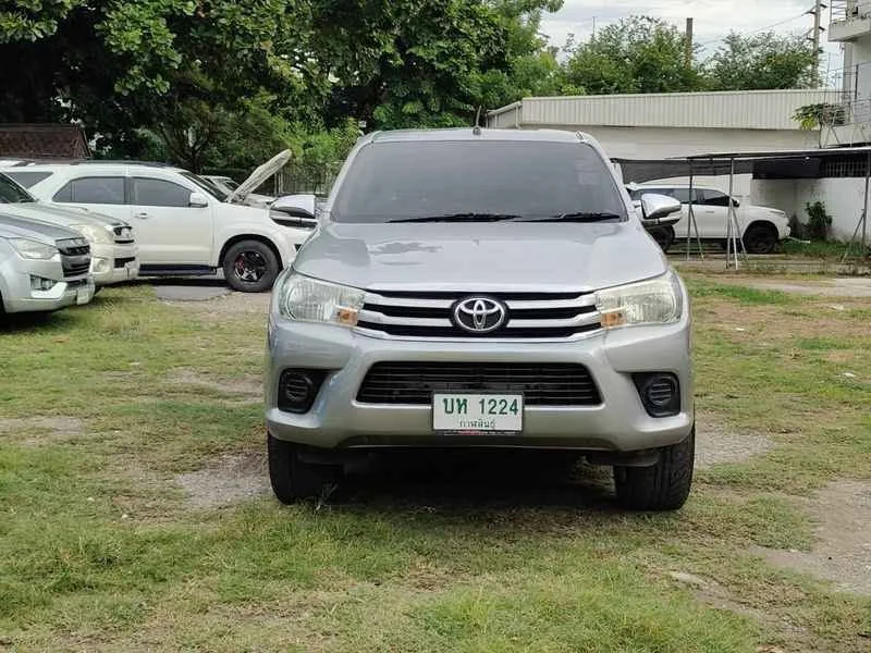 2016 Toyota Hilux VIII 2