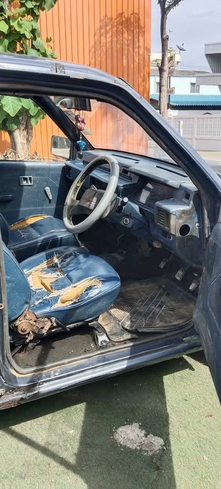 1994 Mitsubishi Triton II 2
