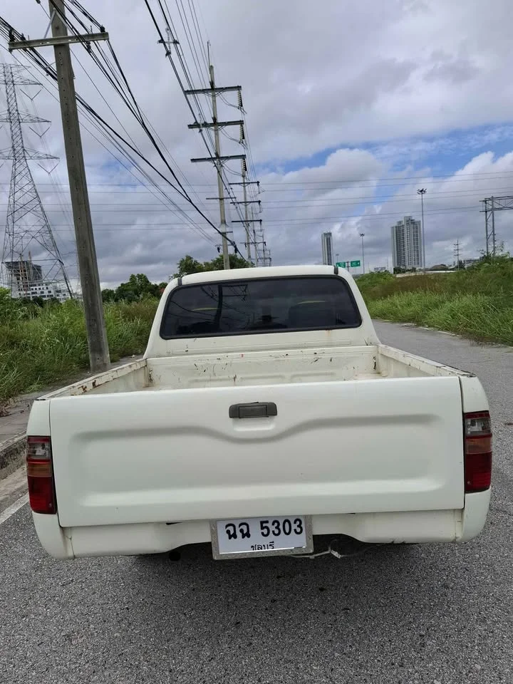 1999 Toyota Hilux Tiger VI 2