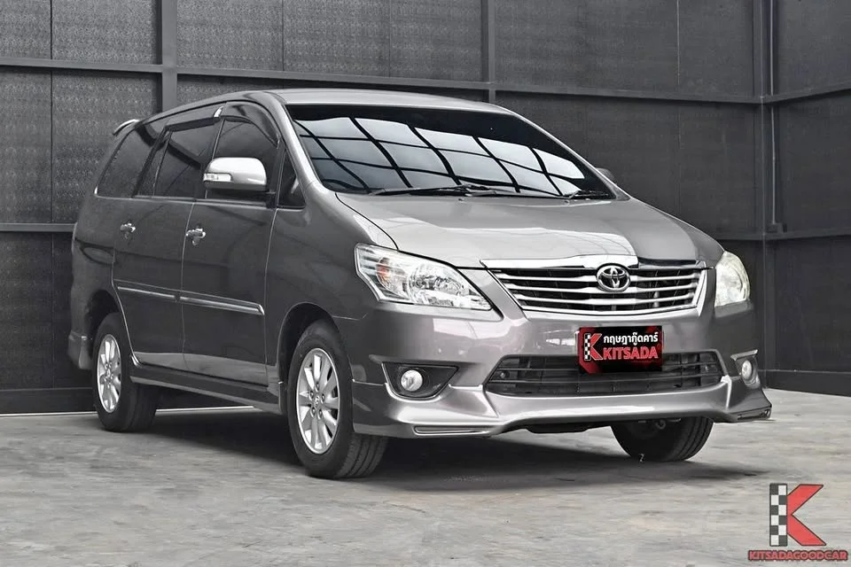 2013 Toyota Innova I 2