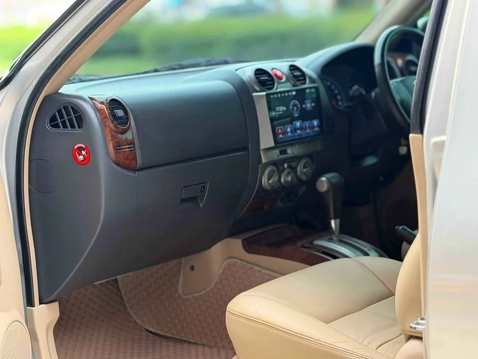 2007 Isuzu MU-7 3