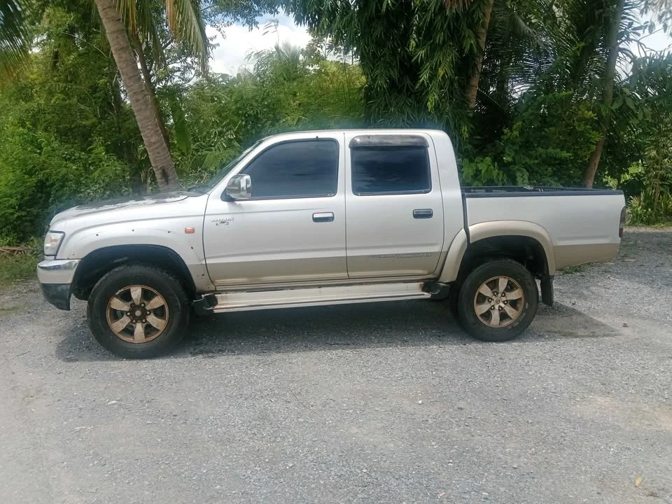 2002 Toyota Hilux Tiger VI 3