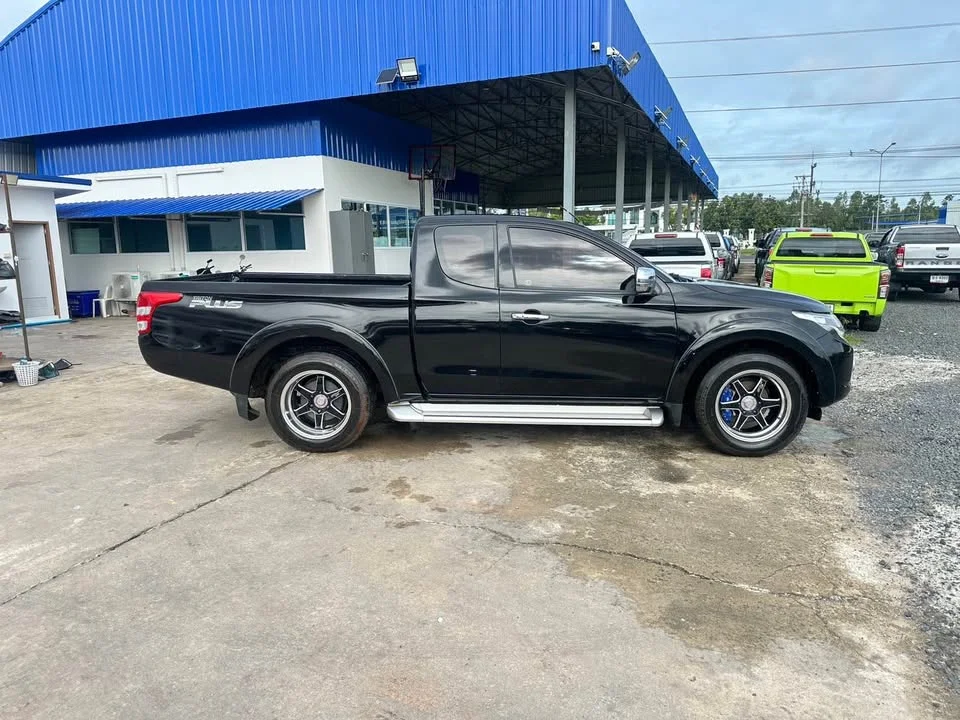 2018 Mitsubishi Triton V 3