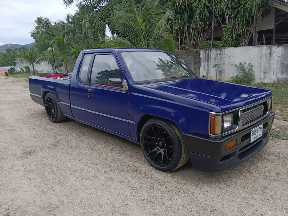 1997 Mitsubishi Triton II 2