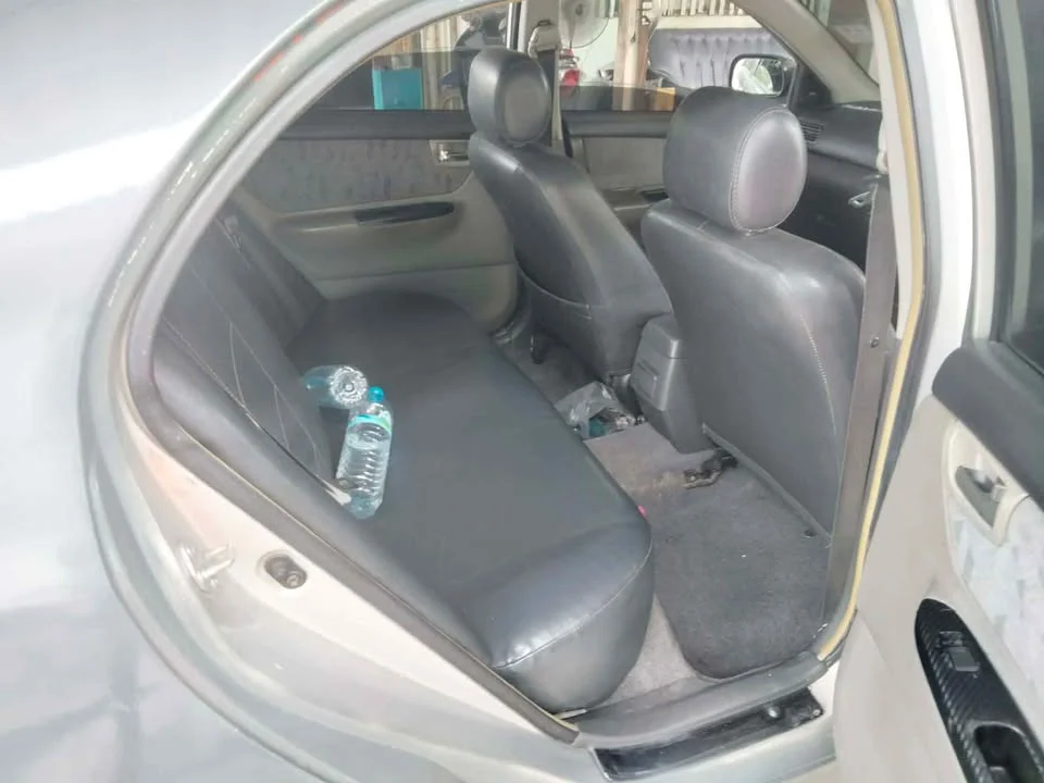 Toyota Corolla Altis IX (E120) 2