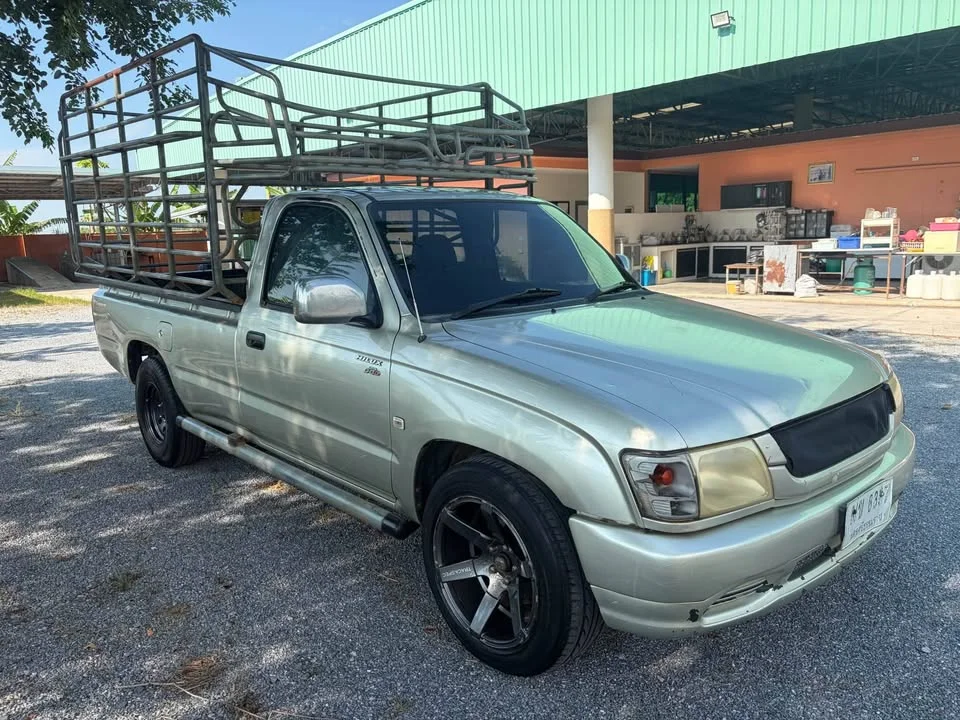 2004 Toyota Hilux Tiger VI 3
