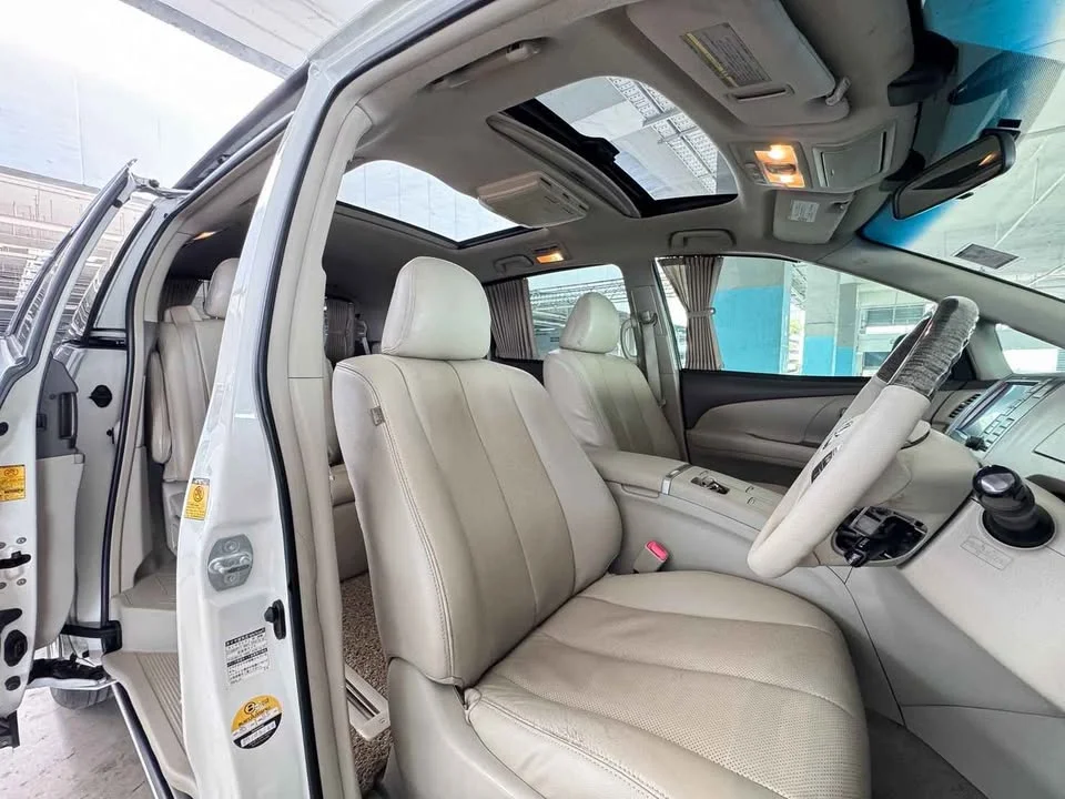 2011 Toyota Estima III 3