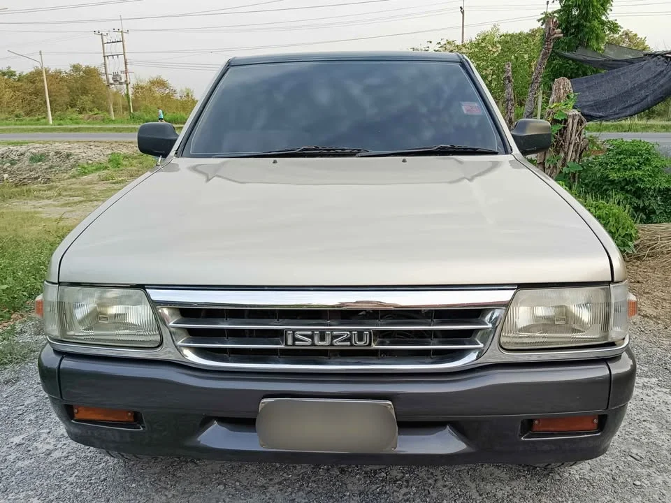 1996 Isuzu TFR III 2