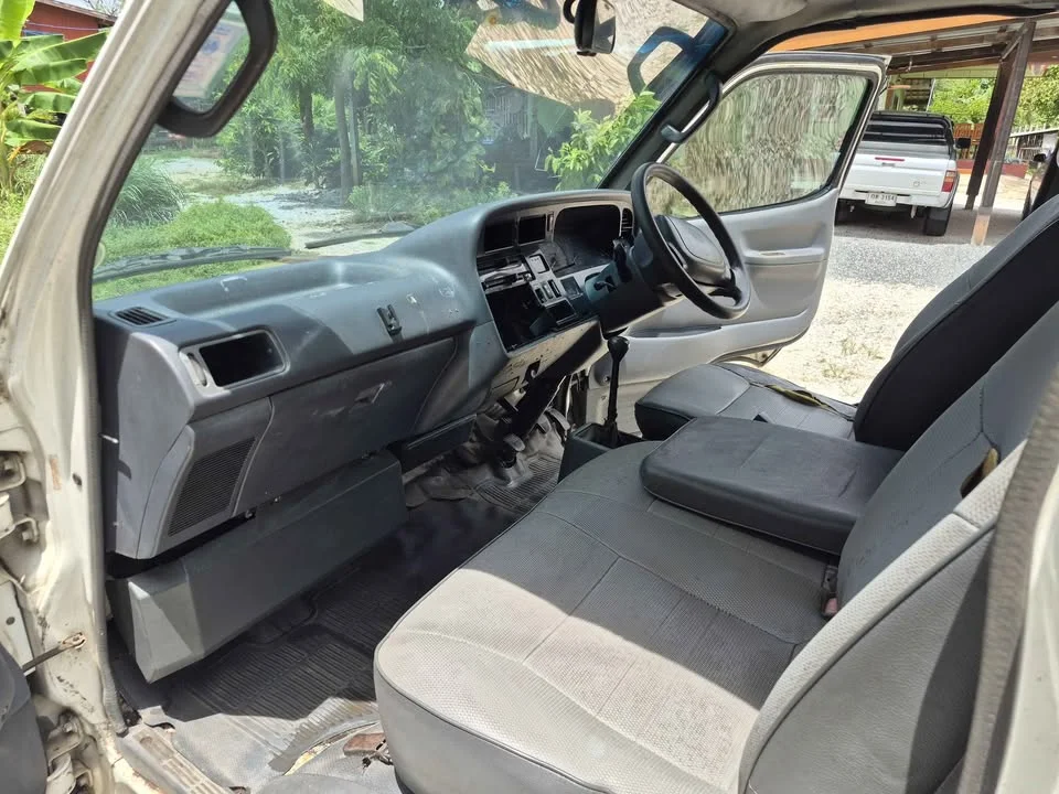 1999 Toyota Commuter IV (H100) 3