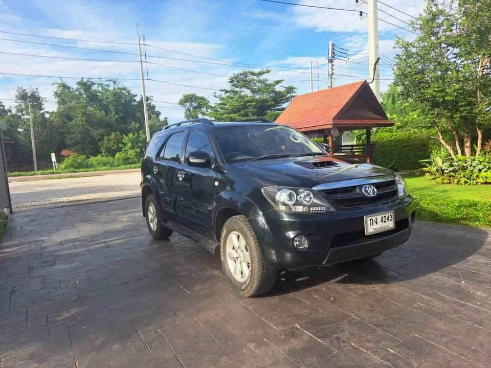 2005 Toyota Fortuner I 3