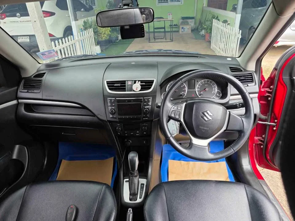 2015 Suzuki Swift II 3