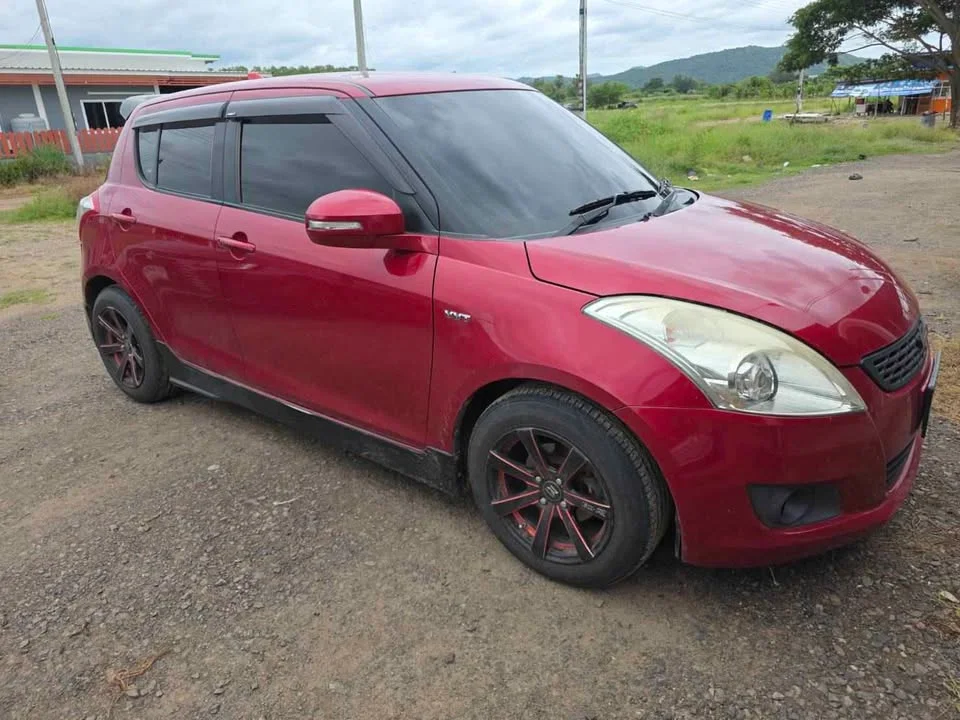 2015 Suzuki Swift II 2