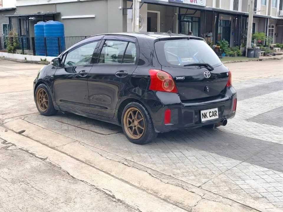 2014 Toyota Yaris II 2