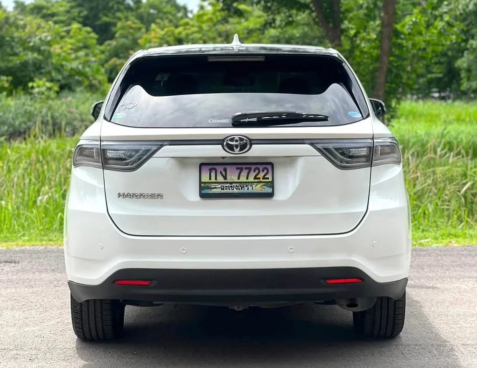 2015 Toyota Harrier III 3