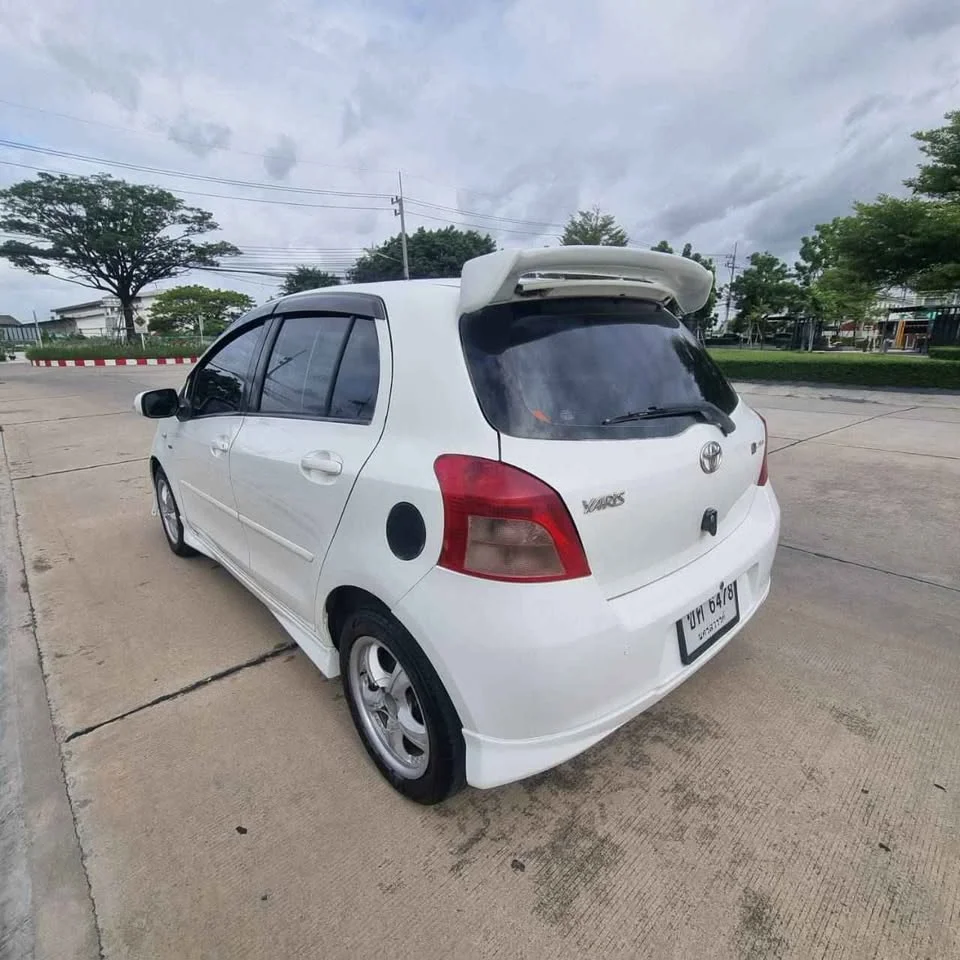 2007 Toyota Yaris II 2