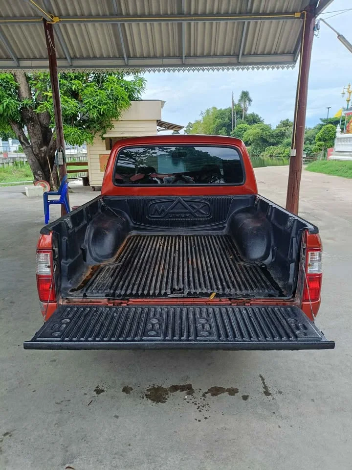 2004 Mazda 2500 Fighter V 2