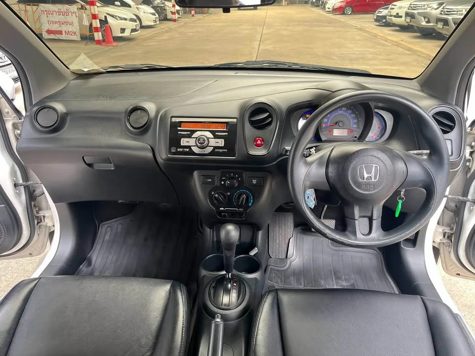 2015 Honda Mobilio II 2