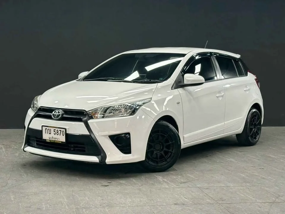 2015 Toyota Yaris III 2