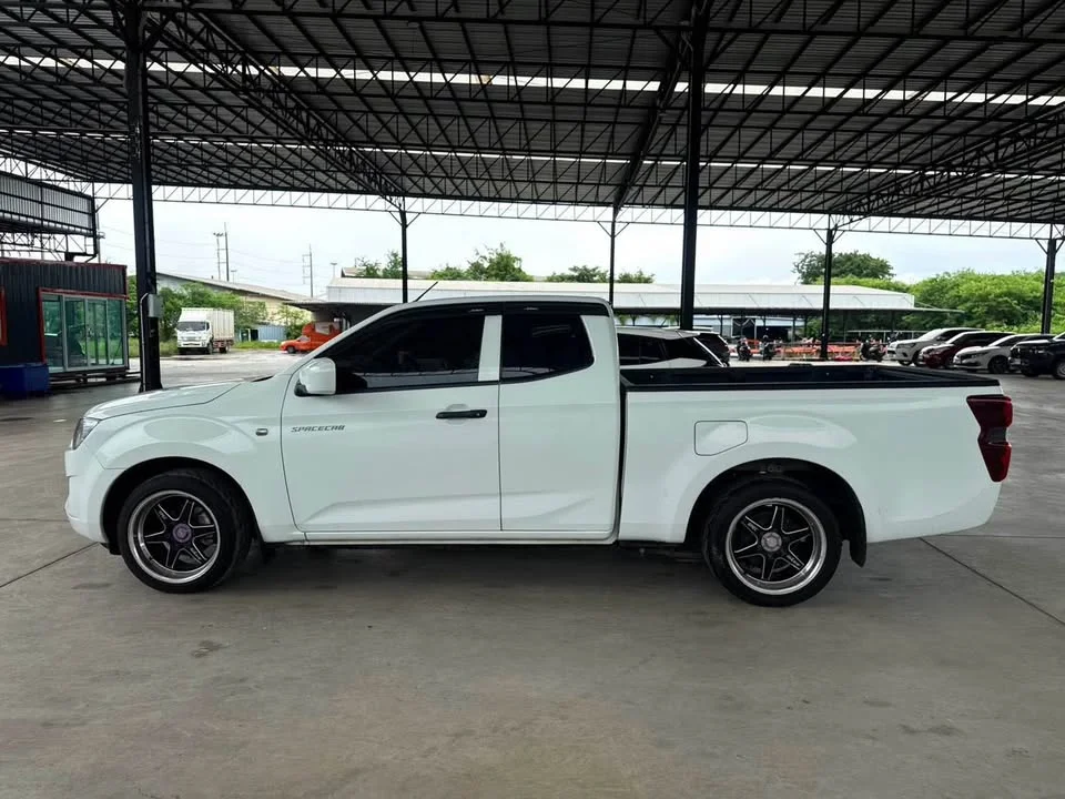 2023 Isuzu D-Max III (RG) 2