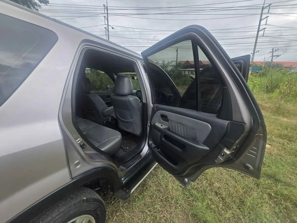 2002 Honda CR-V II 3