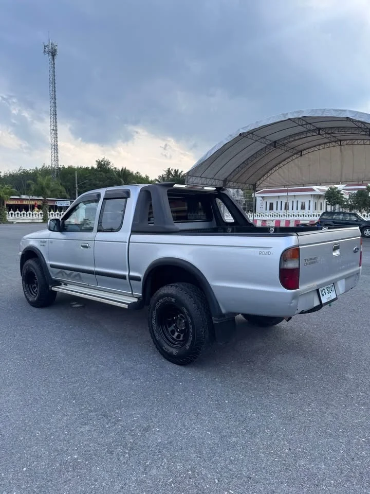 2001 Mazda 2500 Fighter V 3