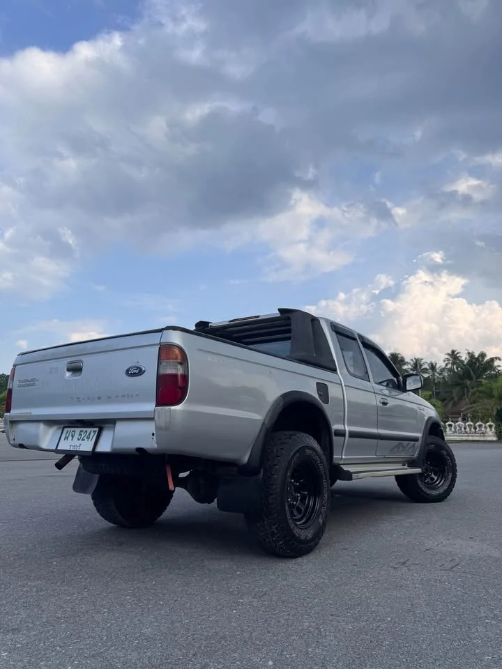 2001 Mazda 2500 Fighter V 2